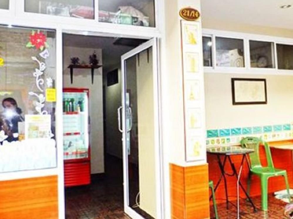 White Orchid Inn Nana 24