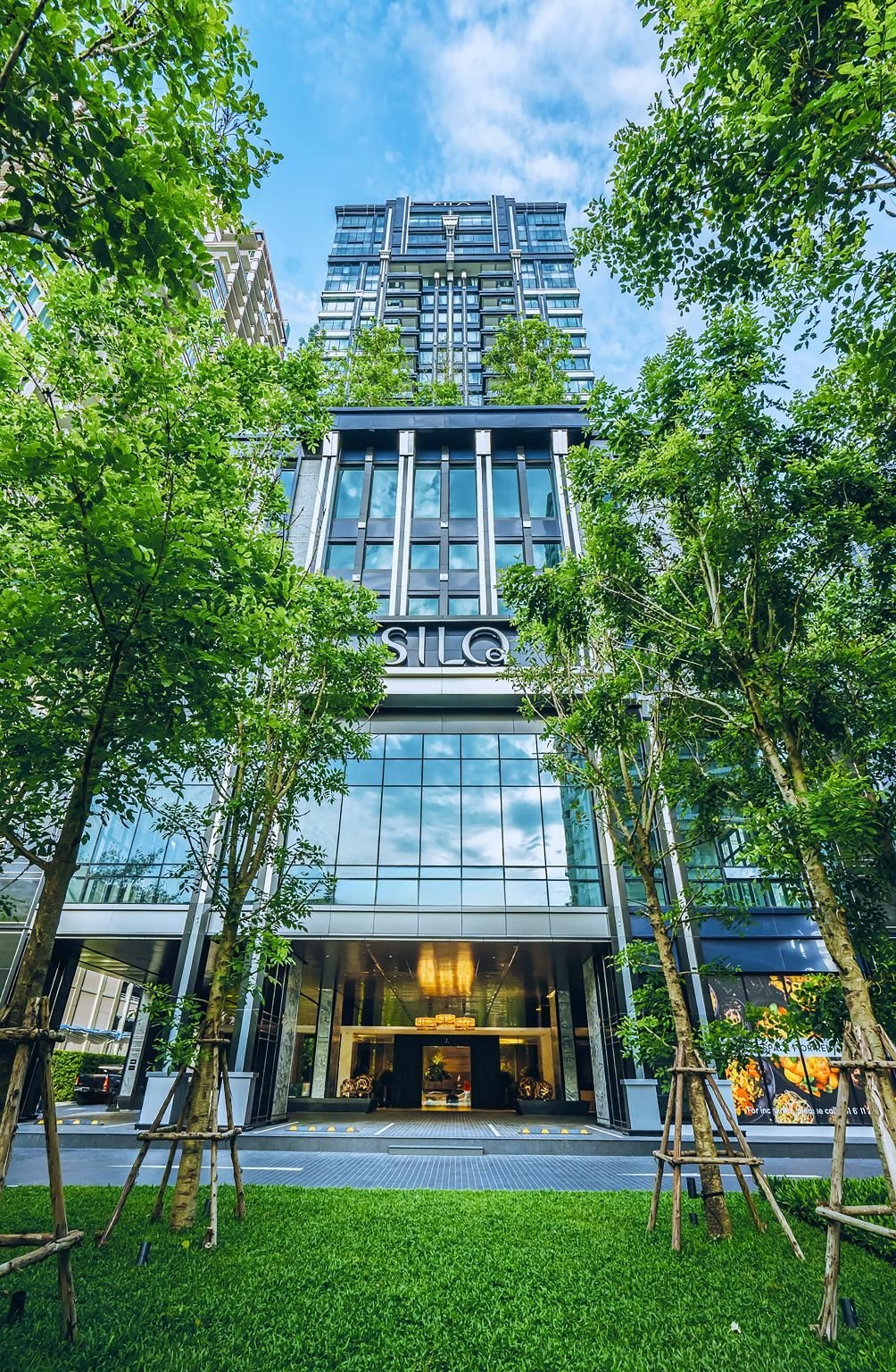 ซิลค์ โฮเทล แอนด์ เรสซิเดนซ์ (SILQ Hotel & Residence)0