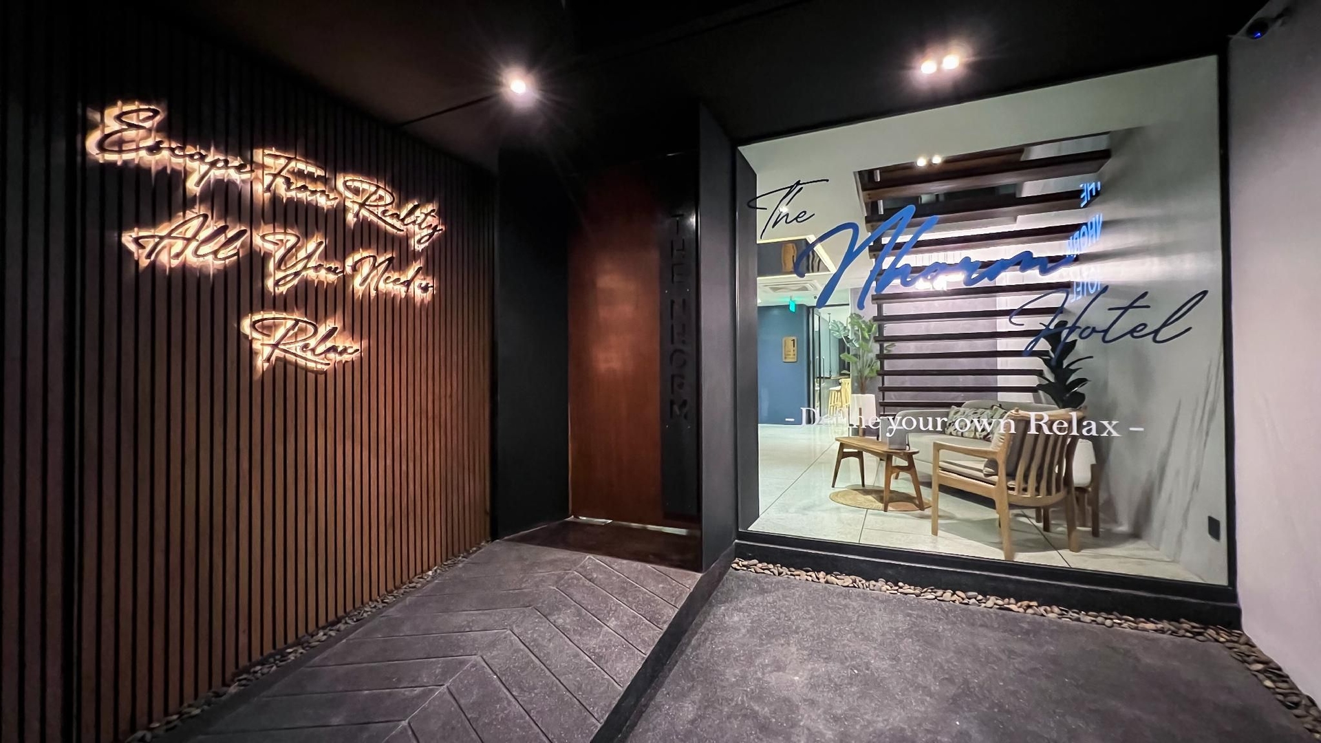 เดอะ โณม โฮเทล (The Nhorm Hotel)0