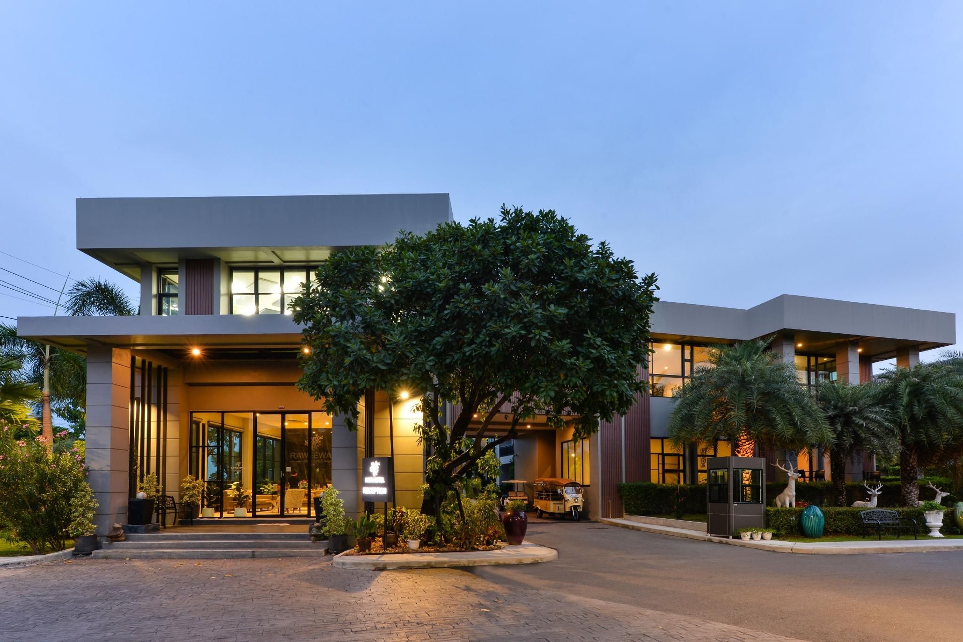 รวีวรรณ เรสซิเดนซ์ (Raweewan Residence)0