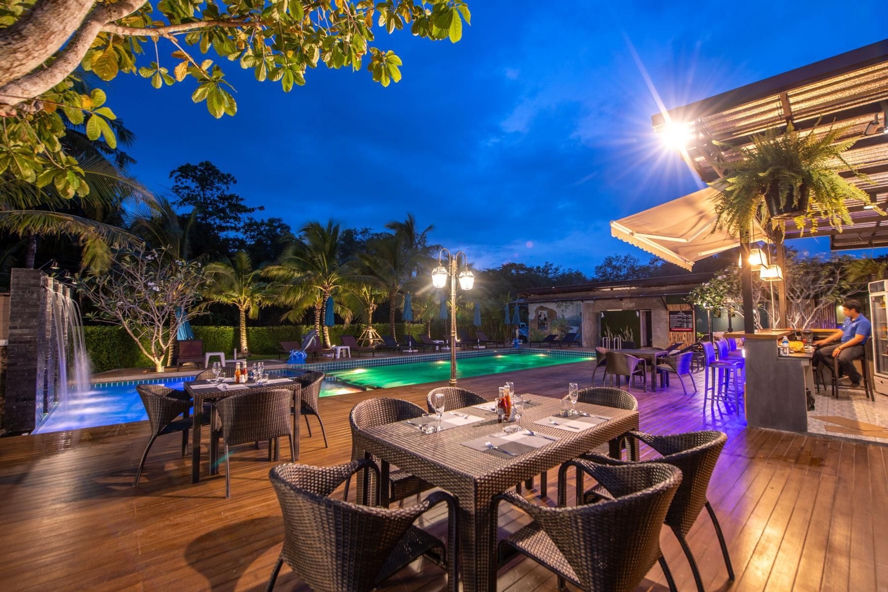 โรงแรมริเวอร์ ฟร้อนต์ กระบี่ (River Front Krabi Hotel)1