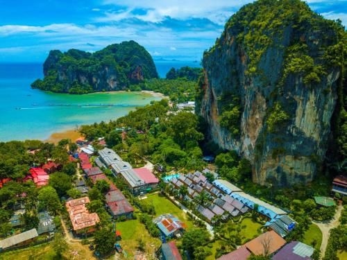 ไดมอนด์ เคฟ รีสอร์ต แอนด์ สปา (Diamond Cave Resort & Spa)1