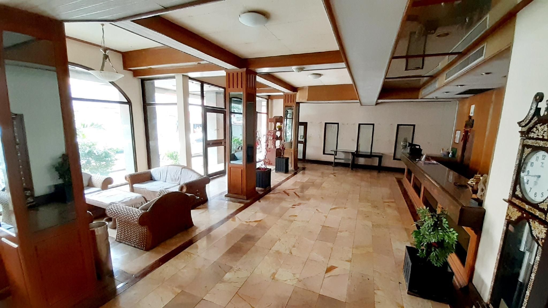 โรงแรมสมัยนิยม (Samainiyom Hotel)4