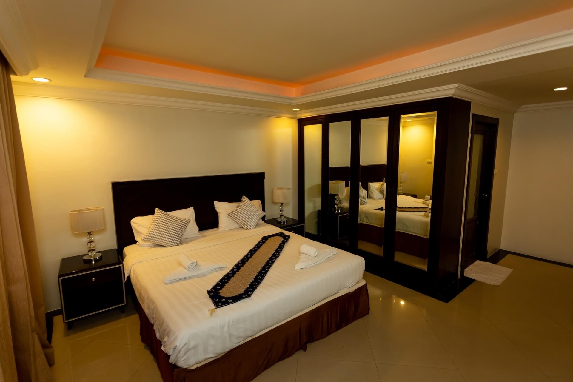 โรงแรมไอวอรี่พาเลซ (Ivory Palace Hotel)3