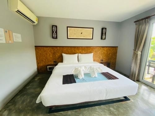 เดอะ ฮิป รีสอร์ต แอท พี พี (The Hip Resort at Phi Phi)3