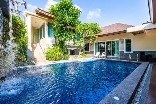 โรงแรมกาน่า อินเตอร์เนชั่นแนล (Kana international hotel)1