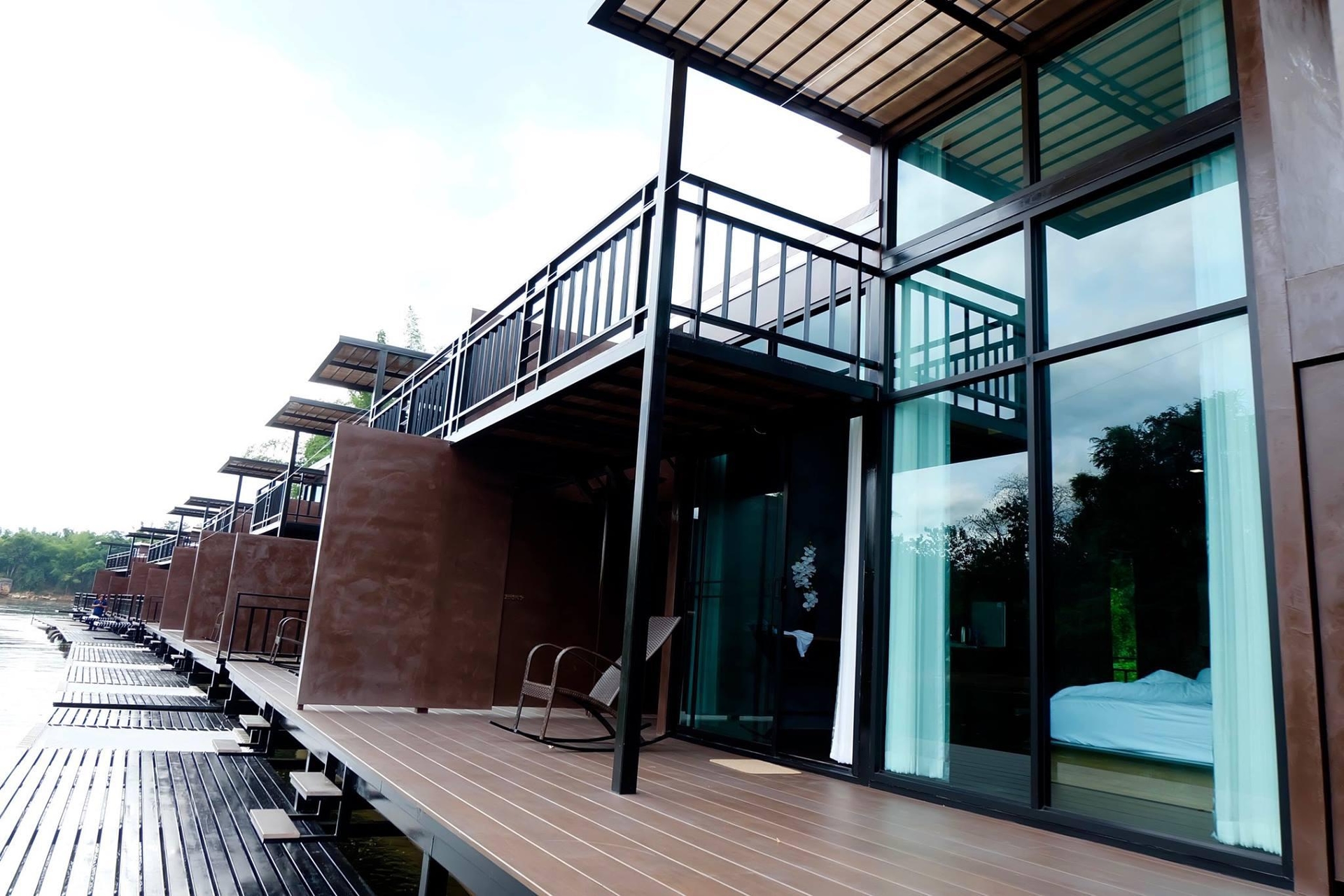 แคว ธารา ริเวอร์ไซด์ วิลล่า (Kwai Tara Riverside Villas)3