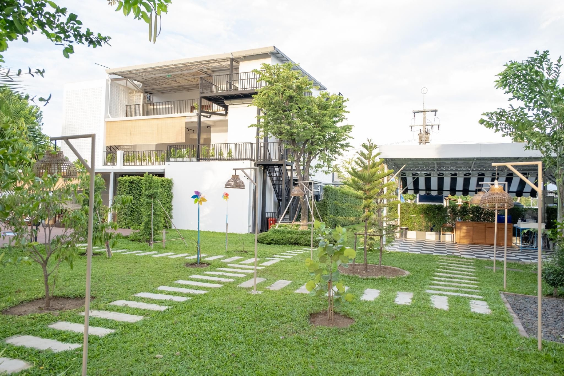 โรงแรมโมเดวา (The Modeva Hotel)1