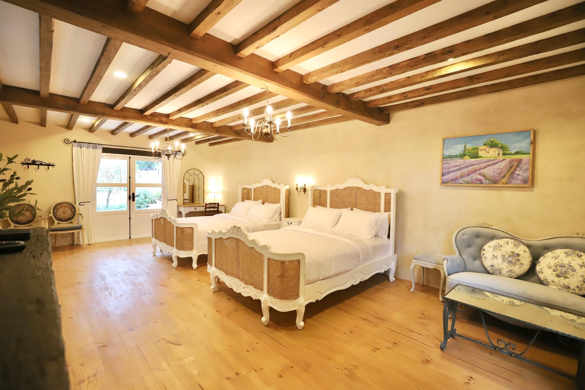 มูนริเวอร์ วิลเลจ (Moon River Village)1