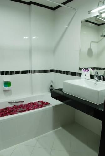 เฟิสต์ เรสซิเดนซ์ โฮเทล (First Residence Hotel)3