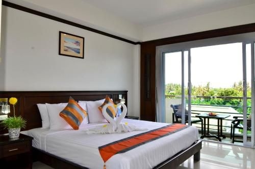 เฟิสต์ เรสซิเดนซ์ โฮเทล (First Residence Hotel)0