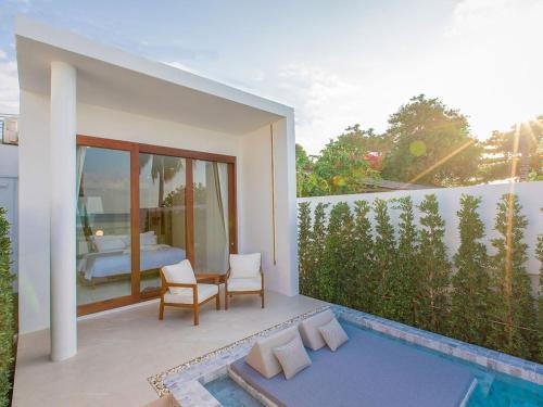 White Whale Beachfront Pool Villa0