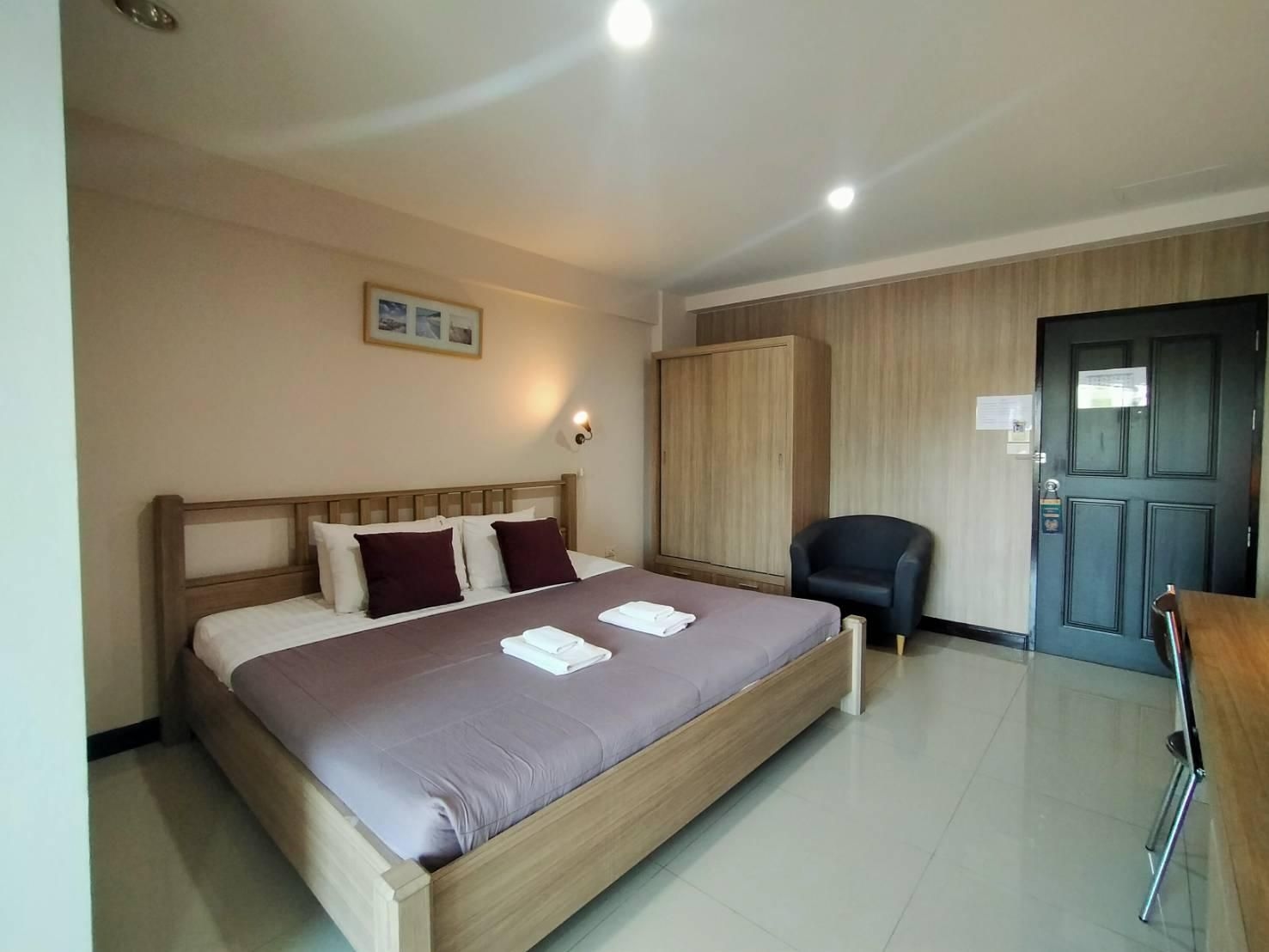 โรงแรมโฮม เพลซ ลพบุรี (Home Place  Lopburi Hotel)2
