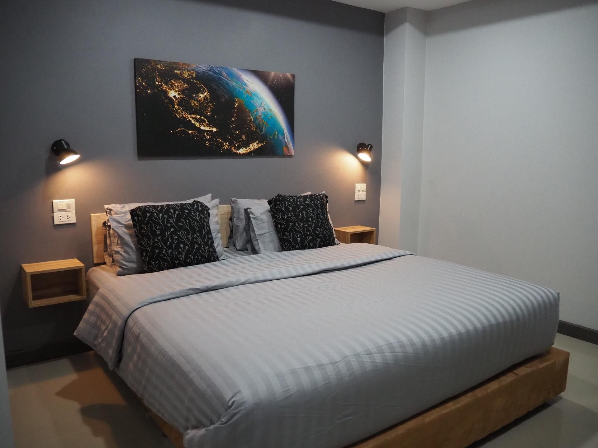โรงแรมเดอะ ฮับ สุรินทร์ (The Hub Hotel Surin)1