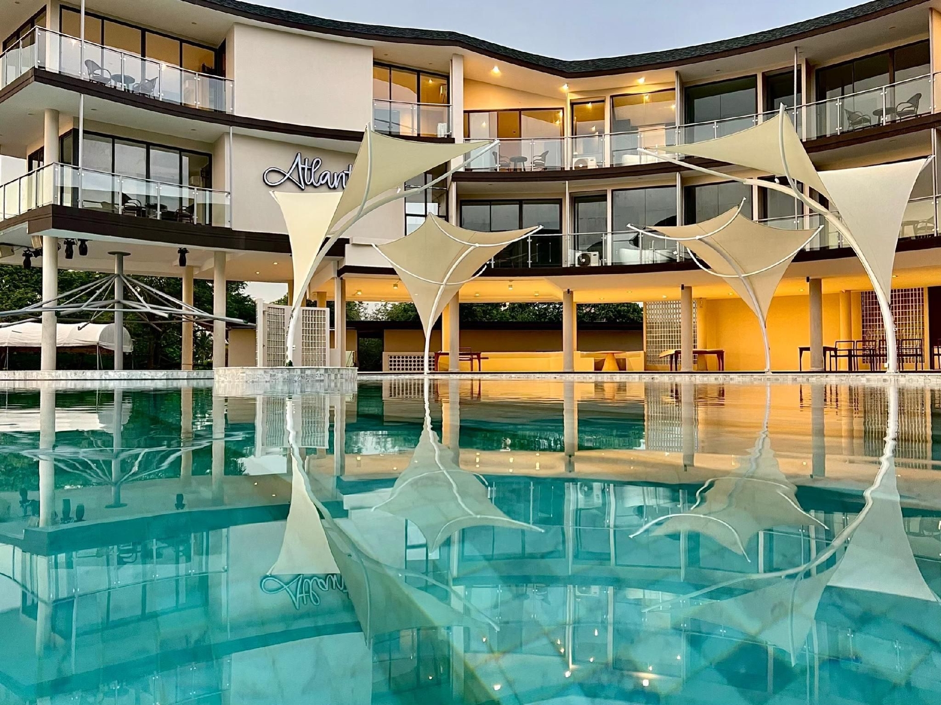 แอตแลนติส แมเนอร์ (Atlantis Manor)2