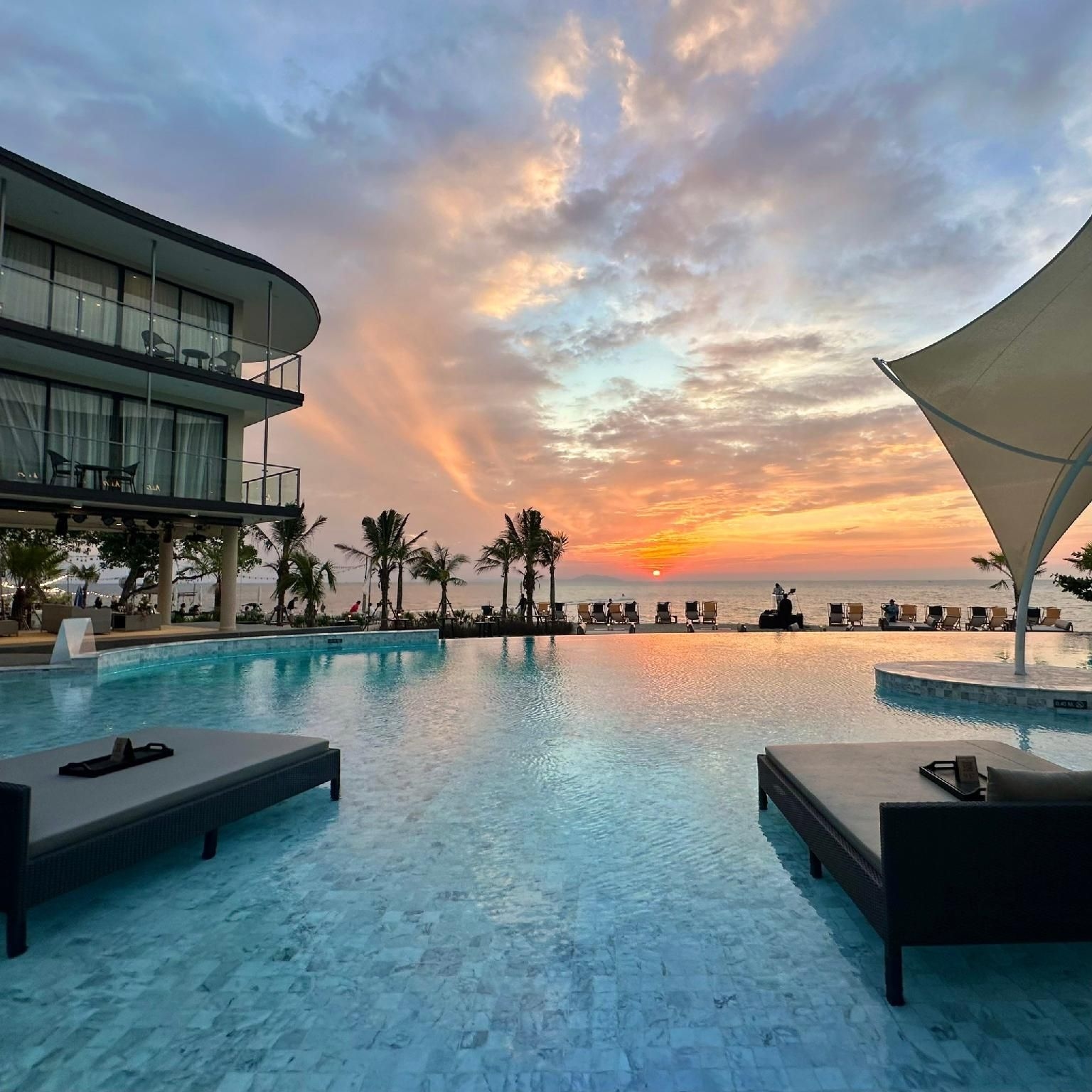 แอตแลนติส แมเนอร์ (Atlantis Manor)1