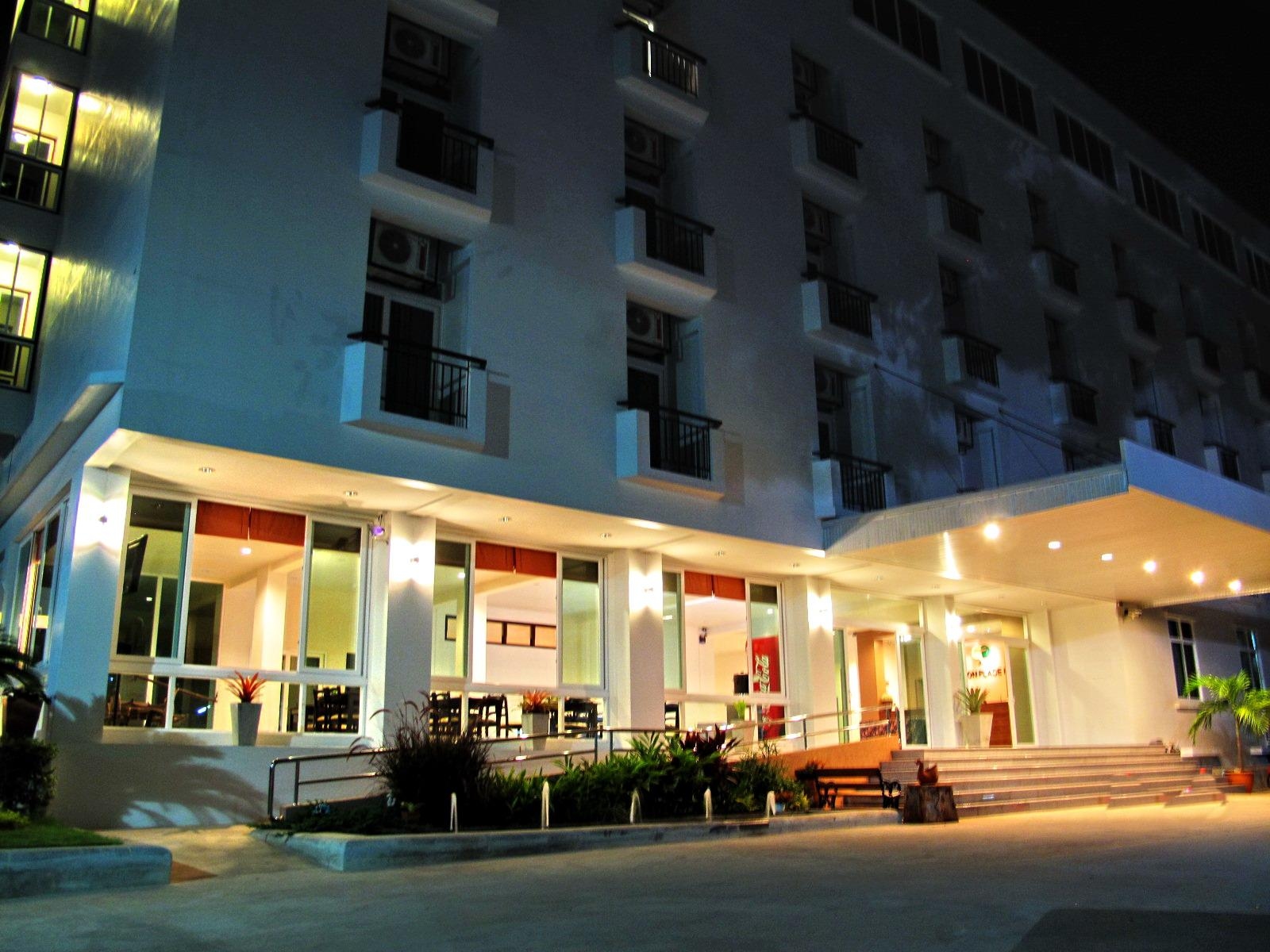 โรงแรมไพบูลย์เพลส (Phaiboonplace Hotel)0