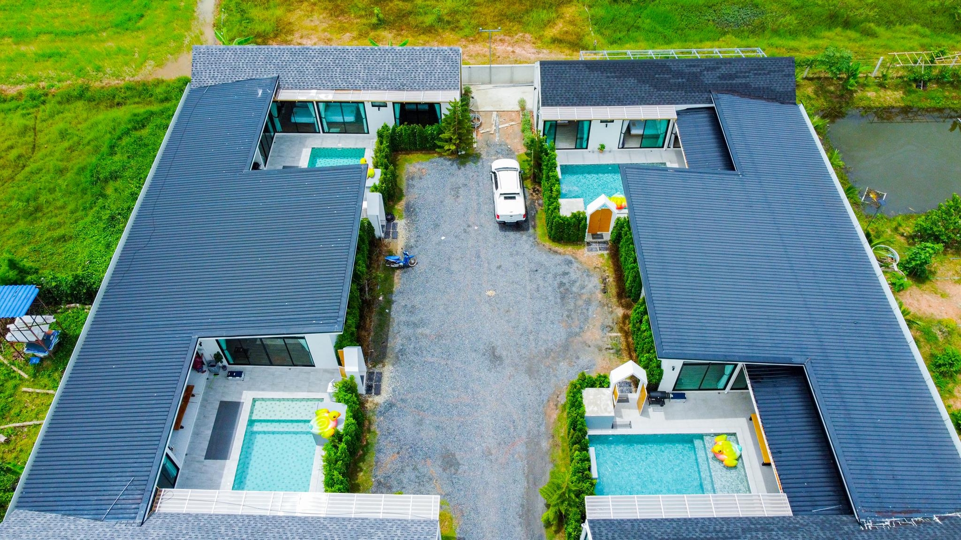 วิลล่า พาราเมาท์ 1 (Villa Paramount 1)2