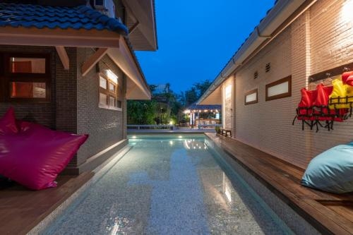 พริบพรี ลักชัวรี พูลวิลล่า (Phrip Phri Luxury Pool Villas)3