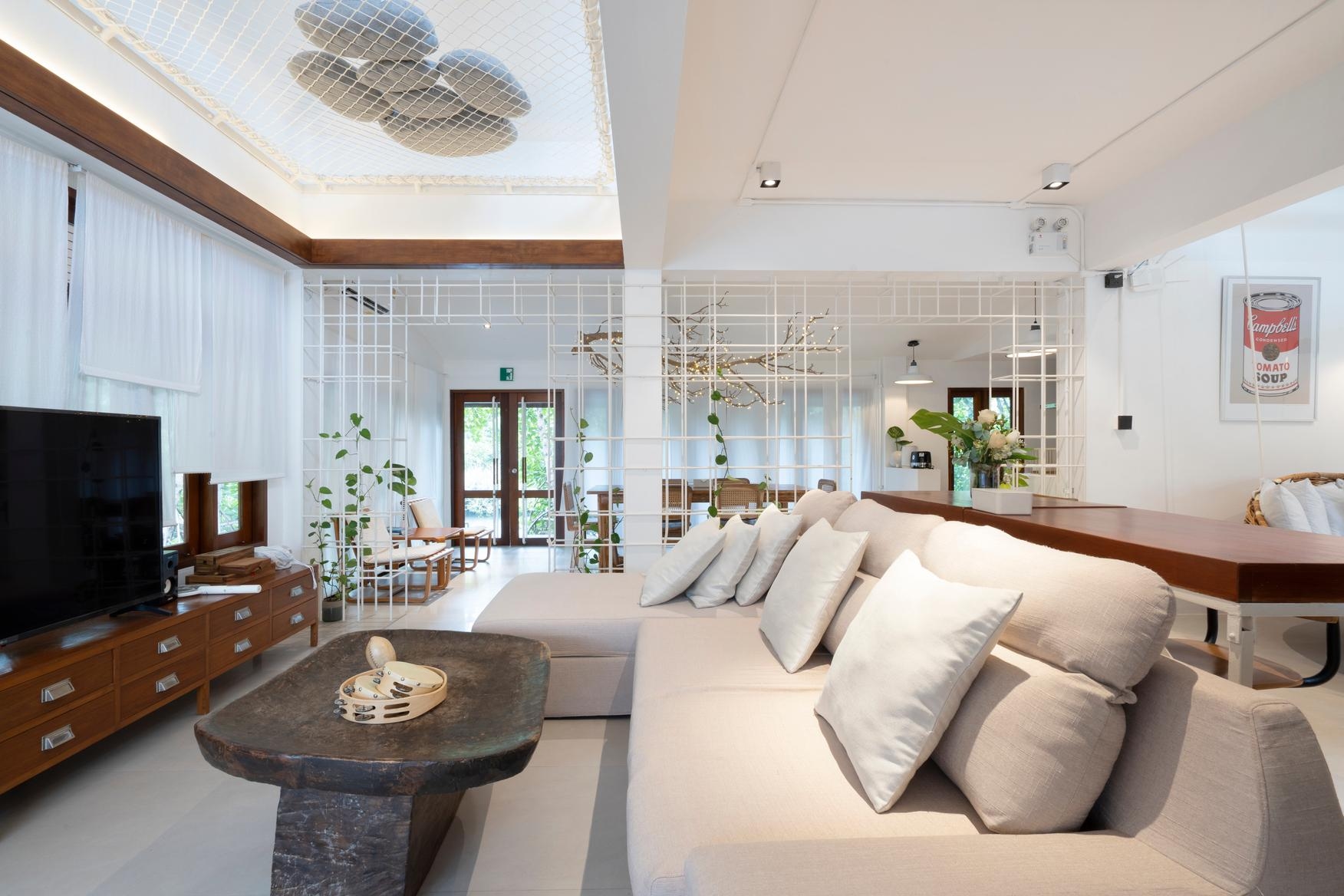 พริบพรี ลักชัวรี พูลวิลล่า (Phrip Phri Luxury Pool Villas)1