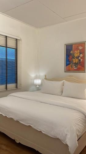 โรงแรมรินน์ (Rynn Hotel)0