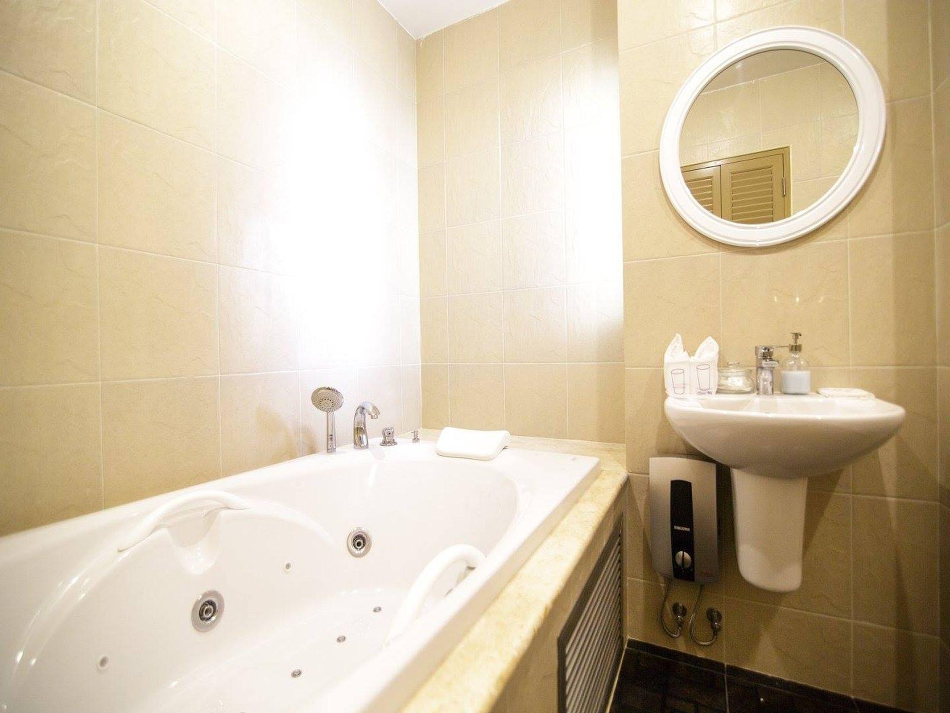 Villa Blanca Hotel and Restaurant4