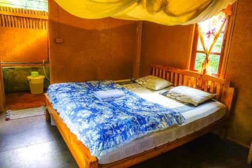 แฟมิลีฮัท (Family Huts)0