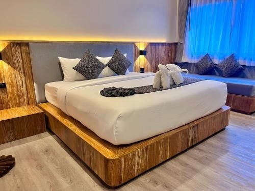 The Chic Lipe1