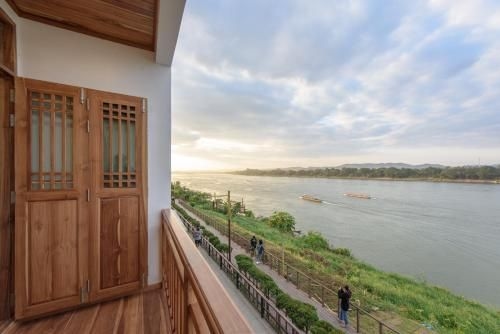 Chiangkhan River Walk Hotel1