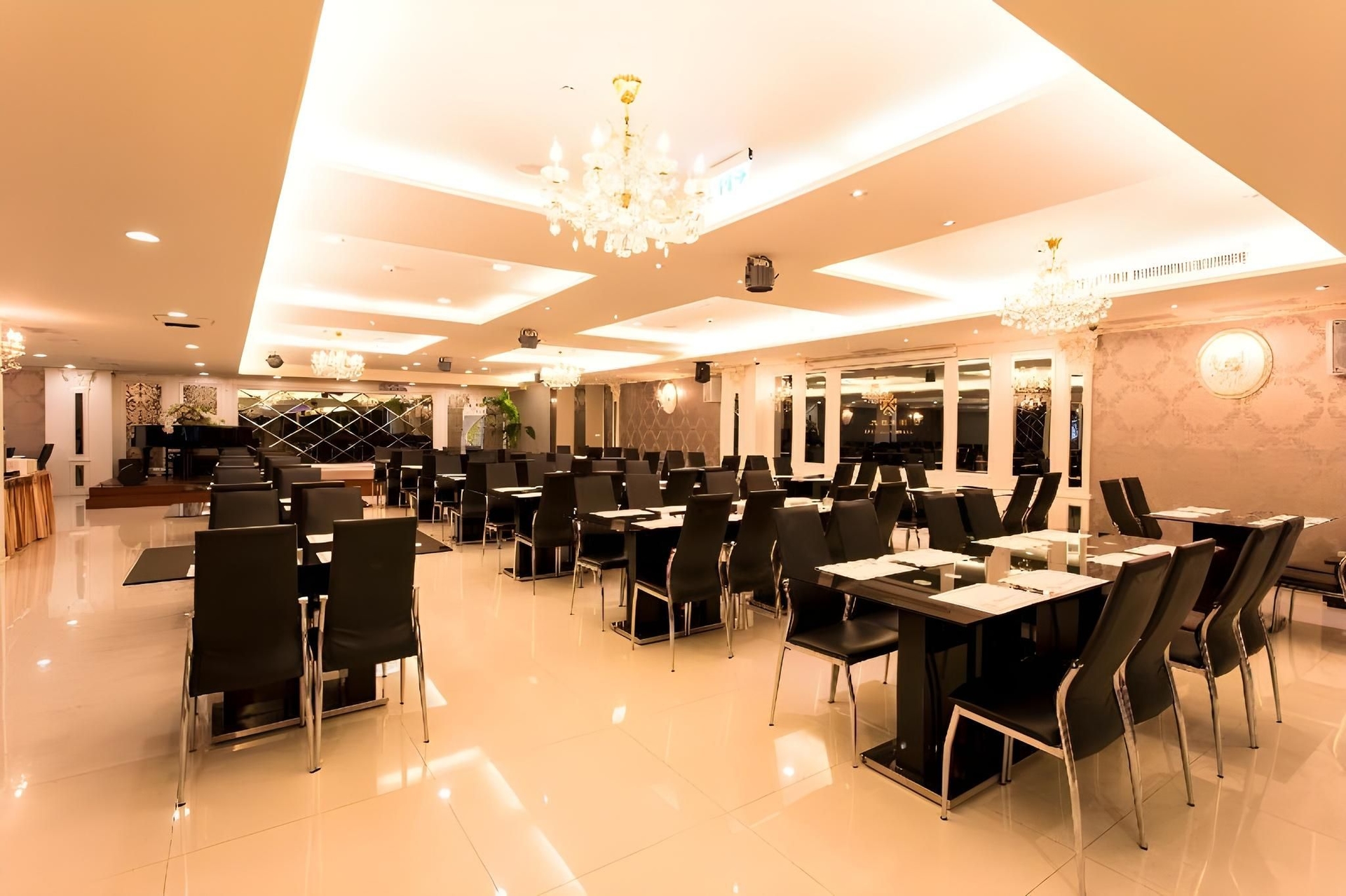 โรงแรมฮาร์โมเนียส (Harmonious Hotel)2
