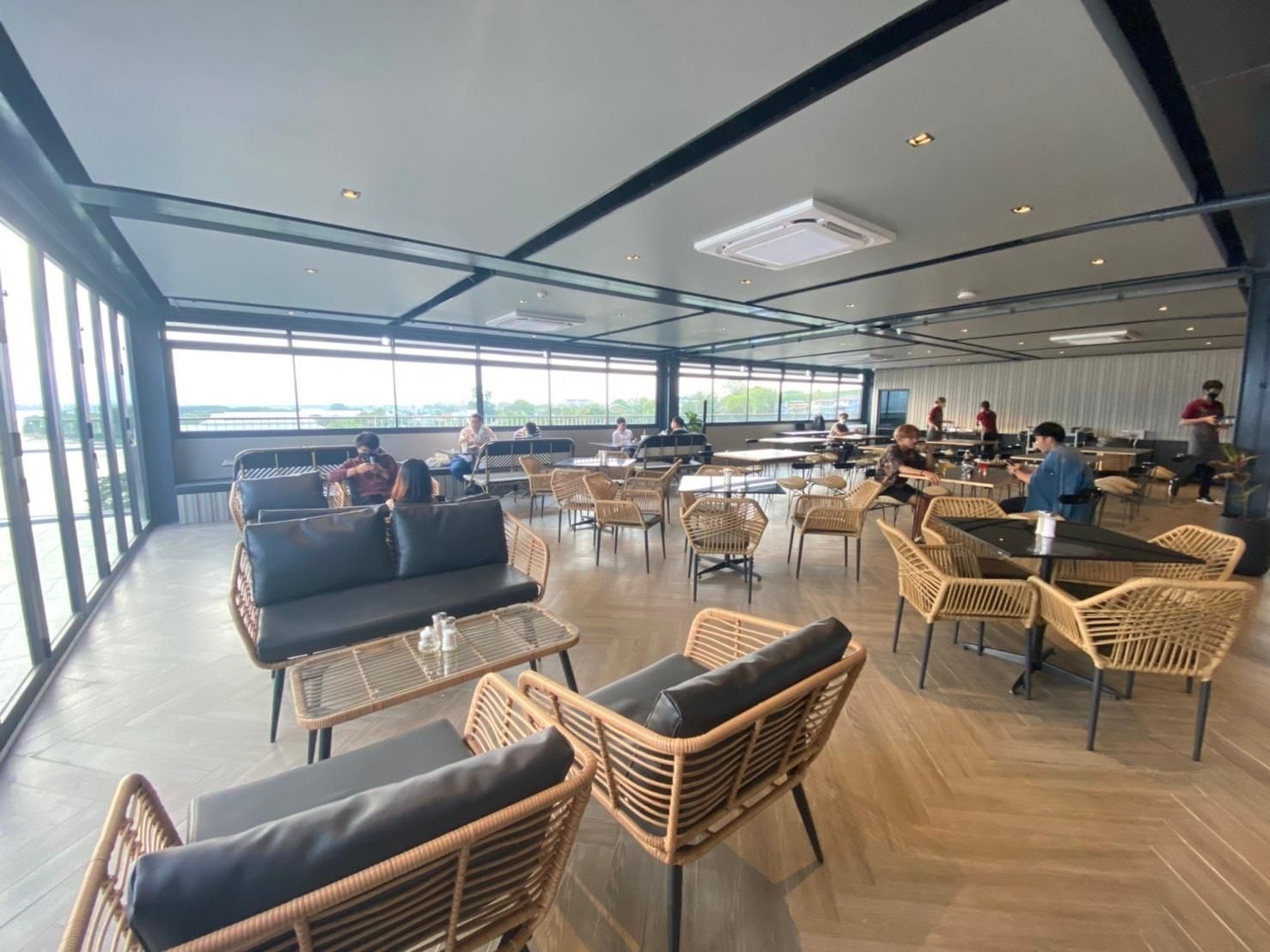 เอ็มทู โฮเทล วอเตอร์ไซด์ (M2 Hotel Waterside)3