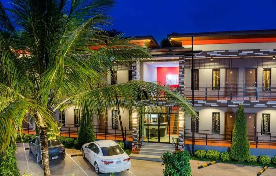 เดอะ ปรินซ์ โฮเทล (The Prince Hotel)0