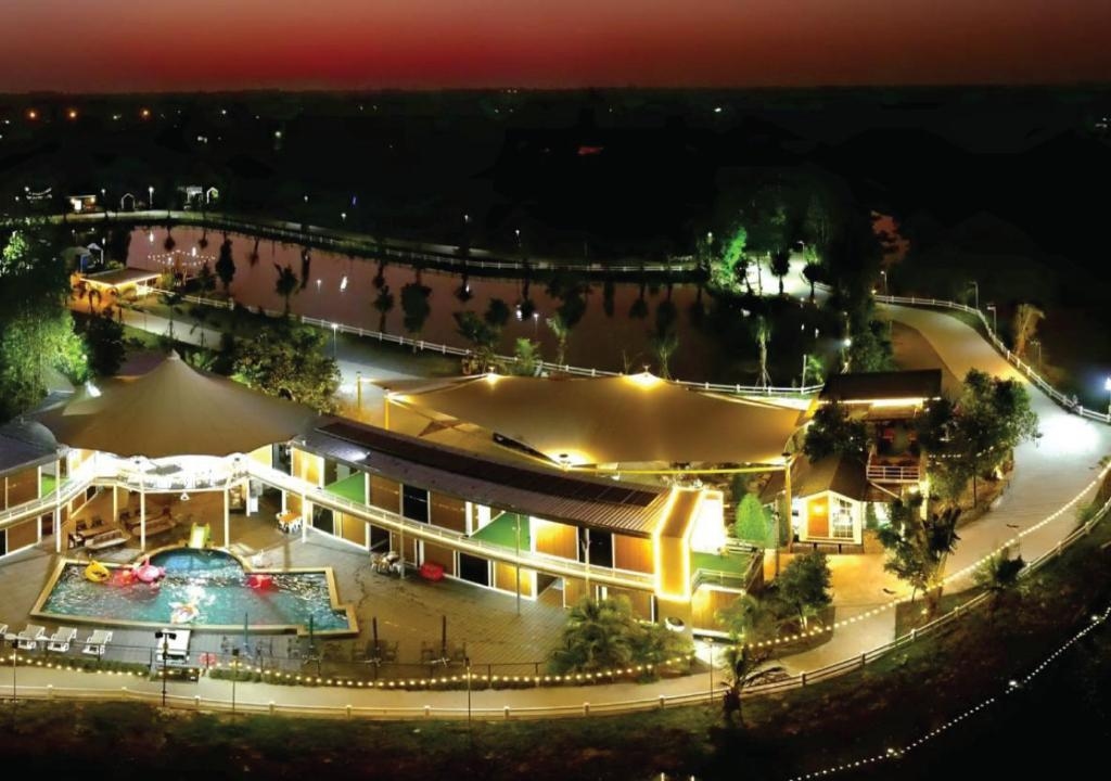 ไฮครีกรีสอร์ต (Hi Creek Resort)0