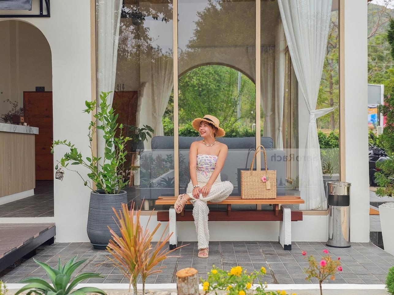 สโรรัช พูลวิลลา รีสอร์ต เกาะล้าน (SaroRach pool villa resort Kohlarn)0
