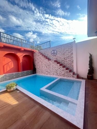 Virawan pool kohlarn0