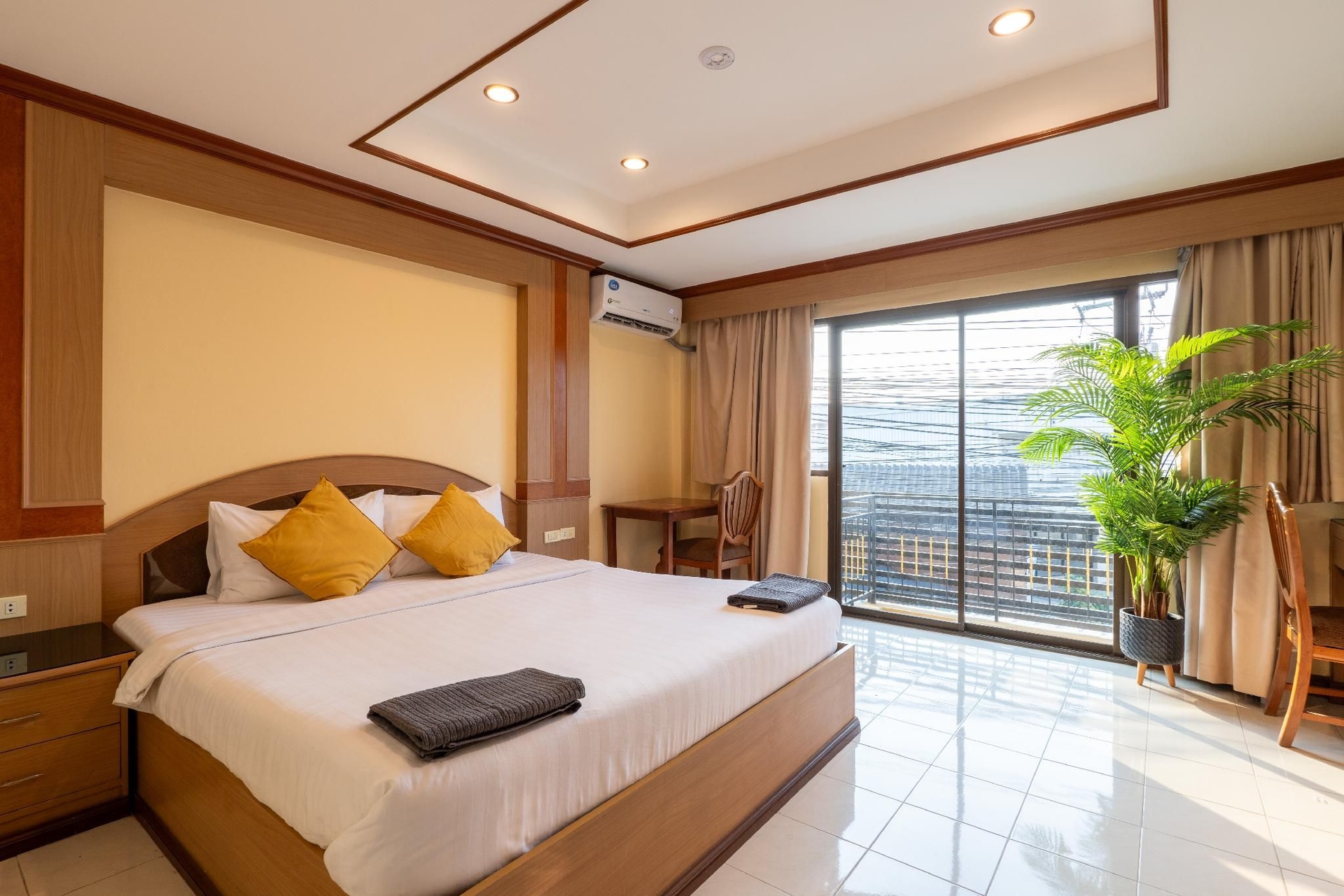 ลา คาซา เซาท์ พัทยา โฮเทล (La Casa South Pattaya Hotel)1