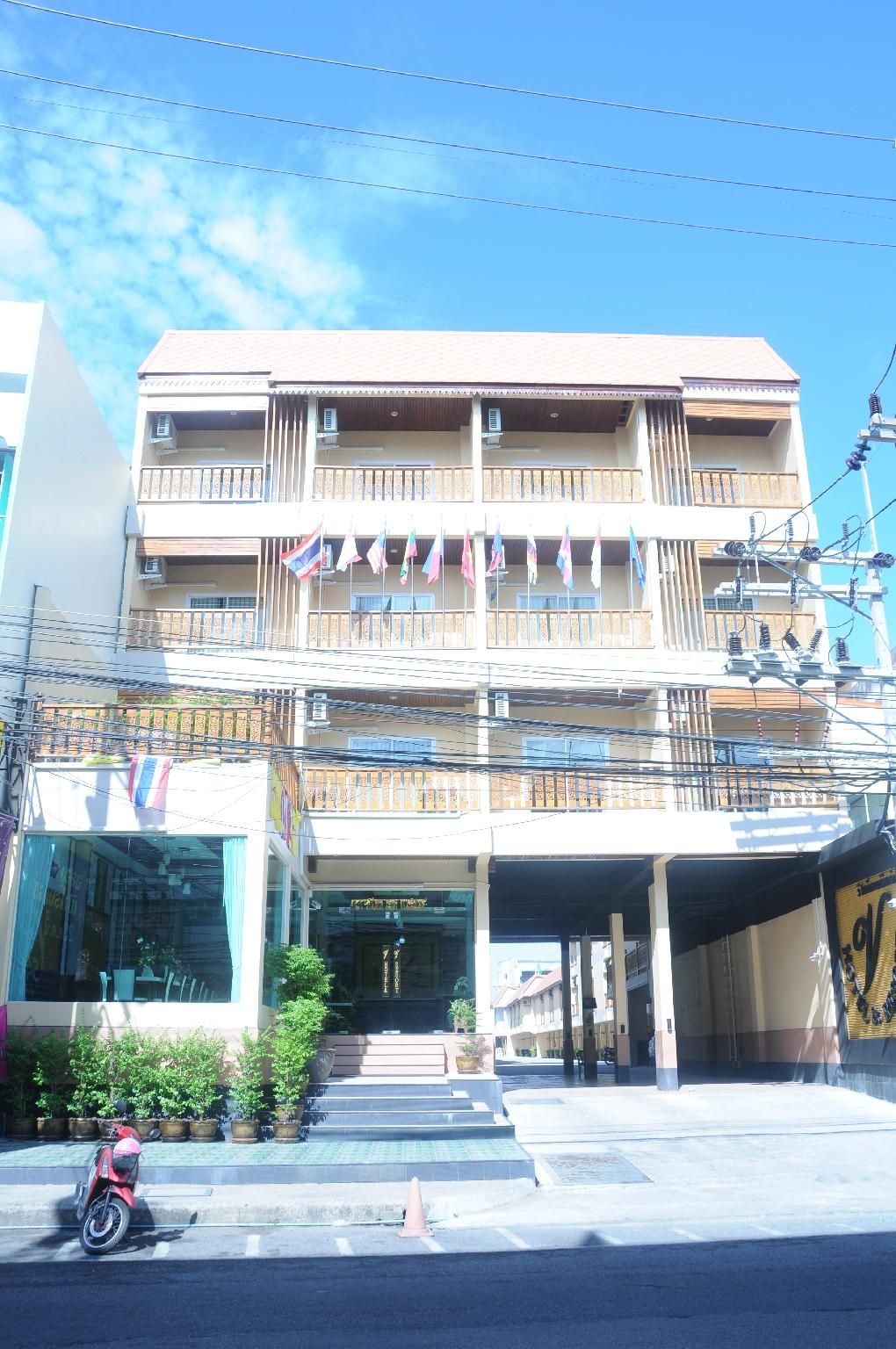 โรงแรม วี โฮเต็ลแอนด์รีสอร์ท (V.hotel & resort)0