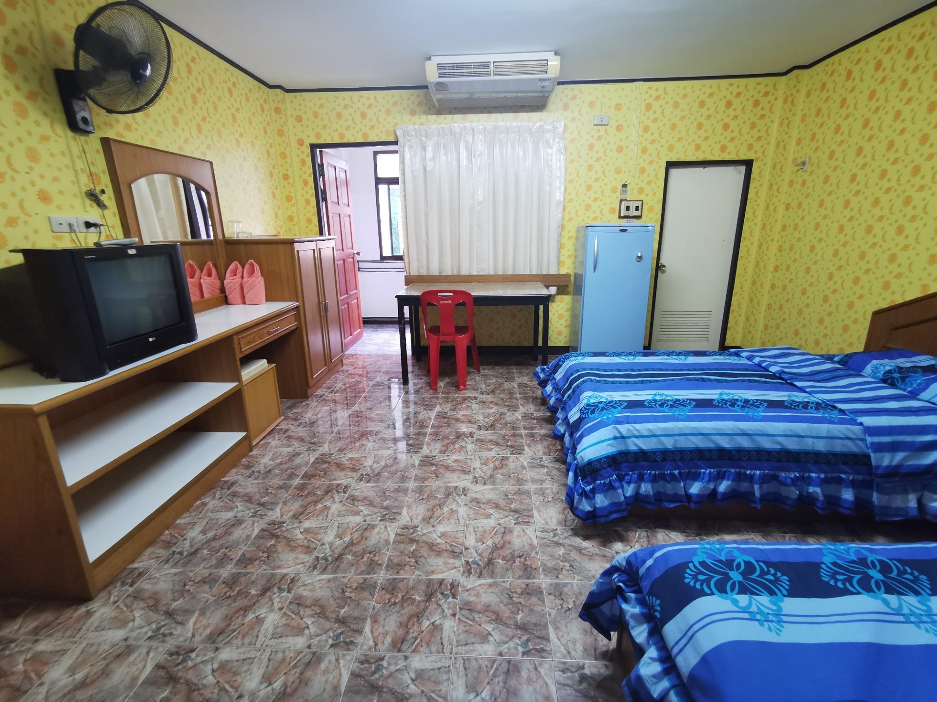 โรงแรมสุเมรี (Sumeree Hotel)1