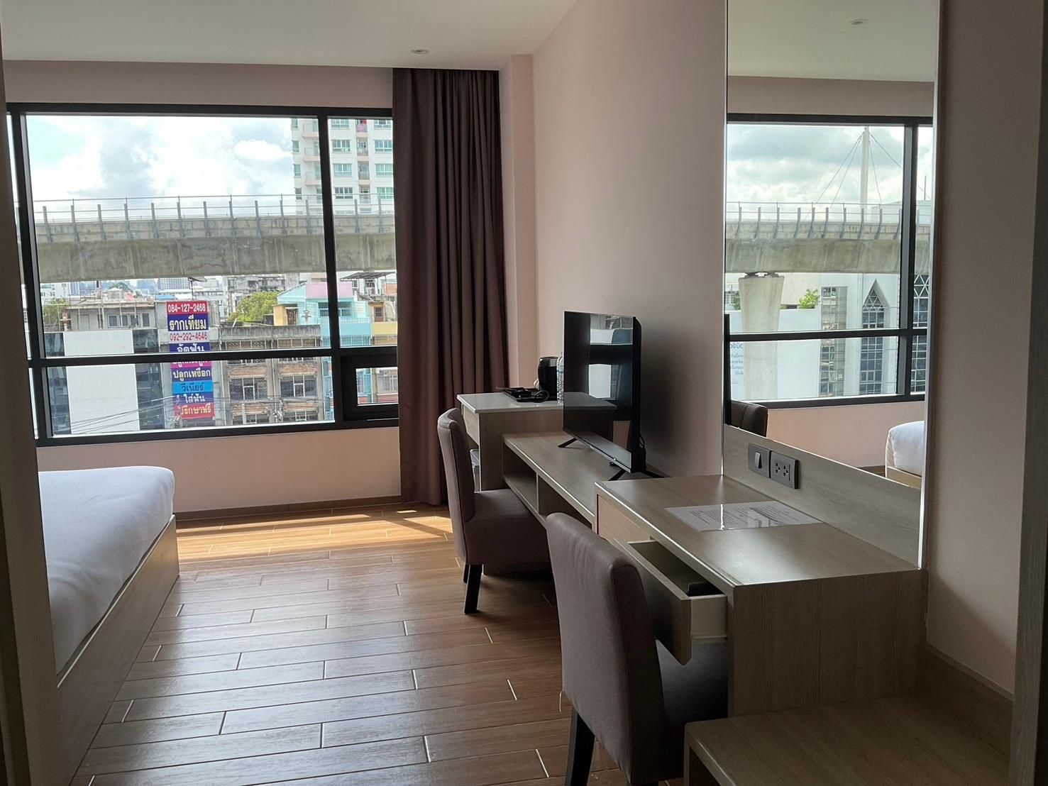 35 โบว์ โฮเทล (35 Bow Hotel)4