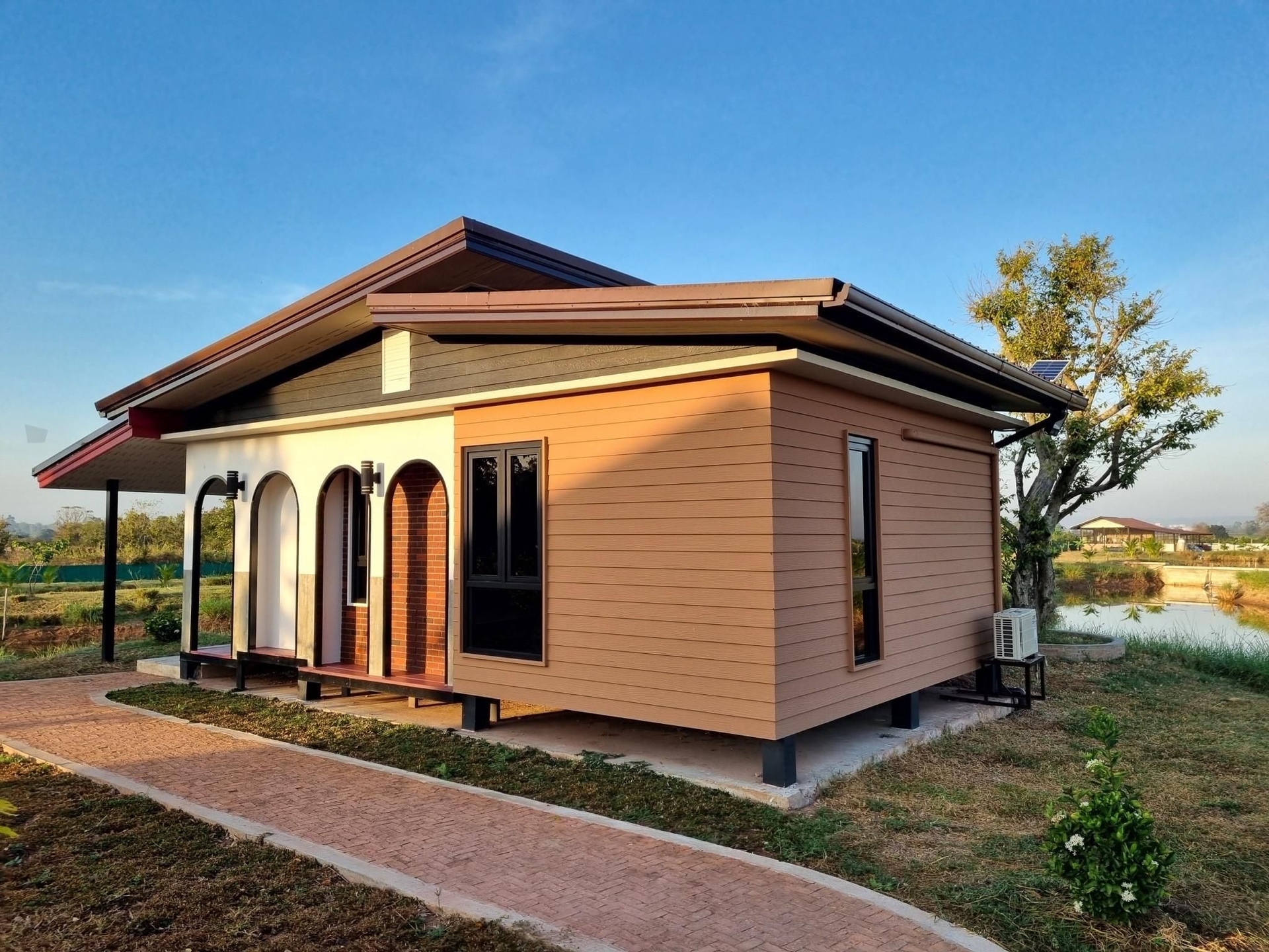 ลานน้ำโอบเดือน (Lan Nam Ob Duen)3
