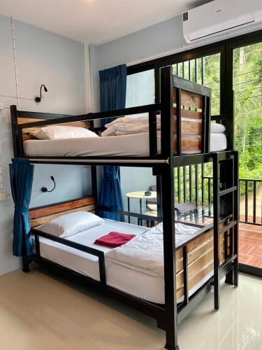 Boom Hostel Khaosok0