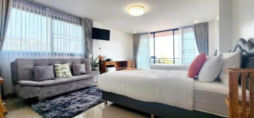 Oasis Phamee1