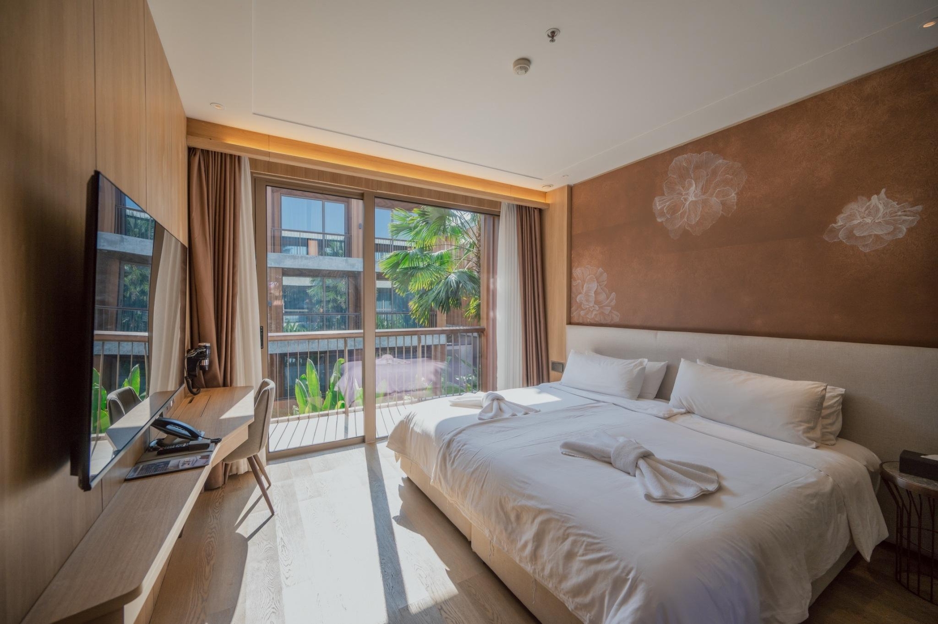 โรงแรมริเวอร์ตัน (Riverton Hotel)1