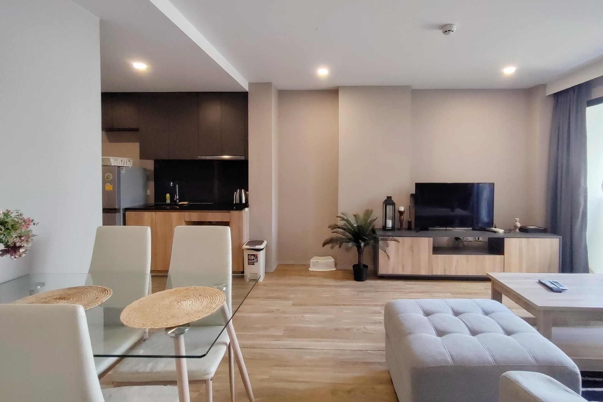 บลอสซั่ม การ์เดน คอนโด (Blossom Garden Condo)0