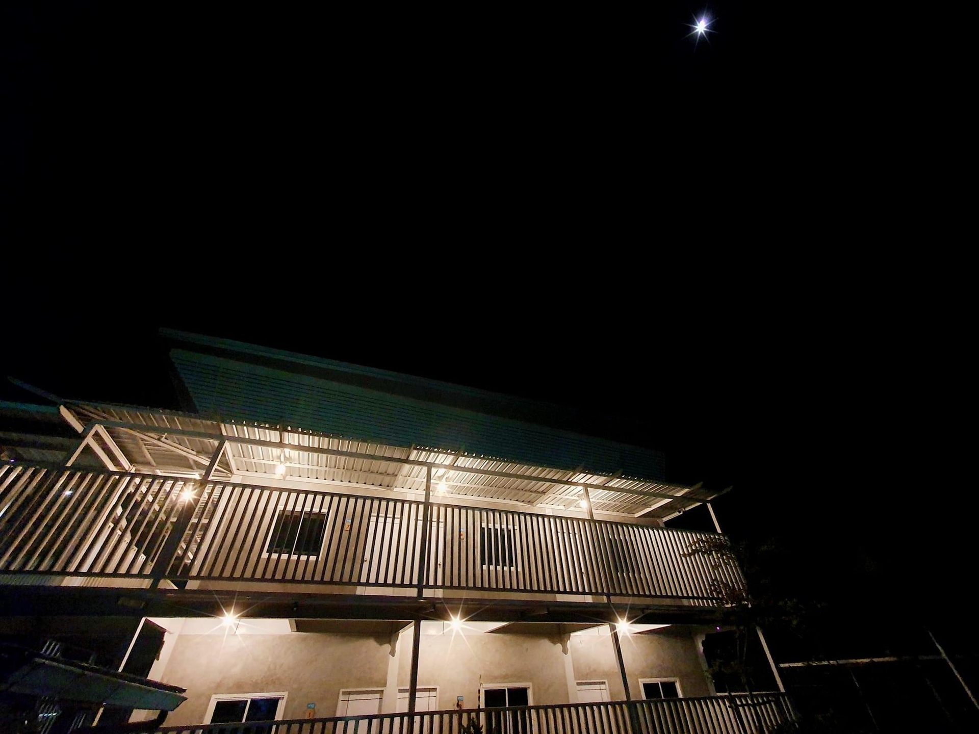 โรงแรมเอเอ็มพีเอ็ม (AMPM Hotel)0