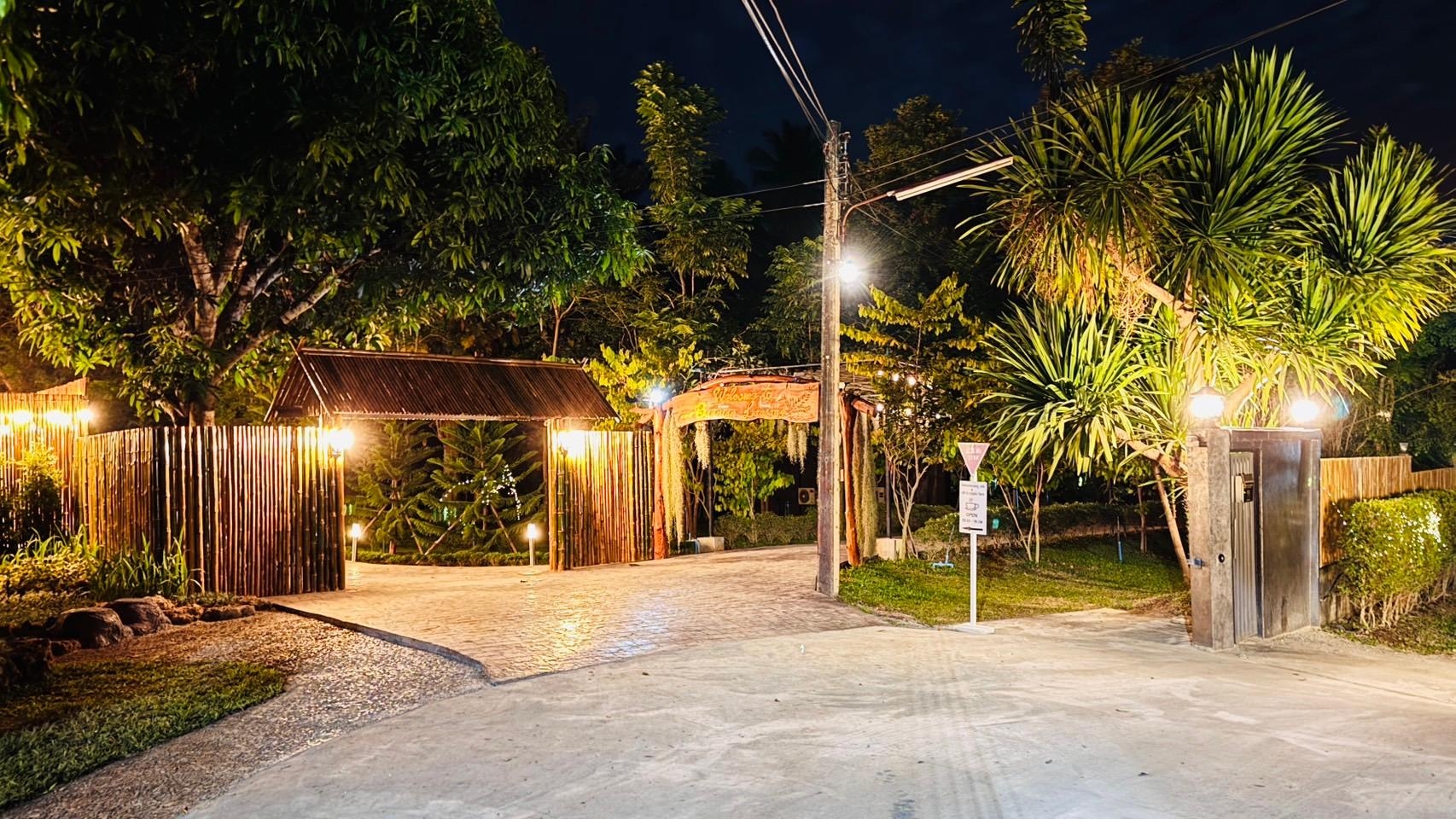 บ้านสวนลานสาง คาเฟ่ อิน ฟาร์ม แอนด์ โดม (Bansuan Lansang Cafe In Farm & Dome)0