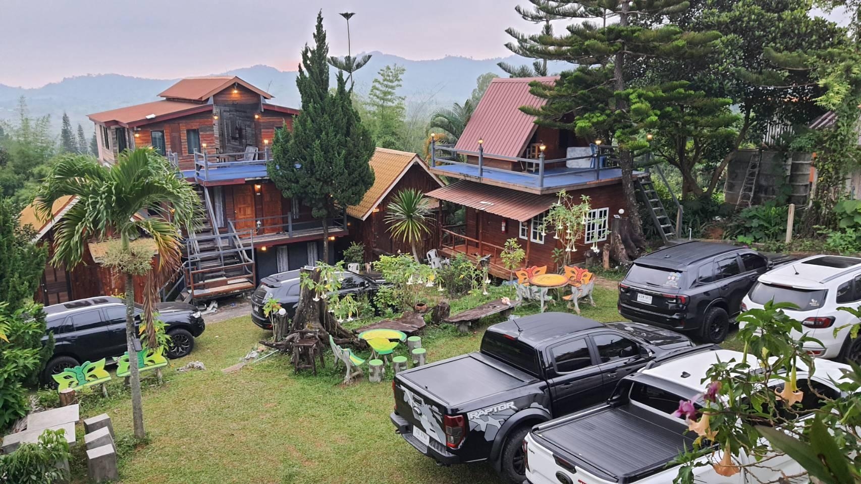 บ้านไม้ระเบียงภูเขาค้อรีสอร์ท (Ban Rabiang Mai Phu Khao Kho Resort)0