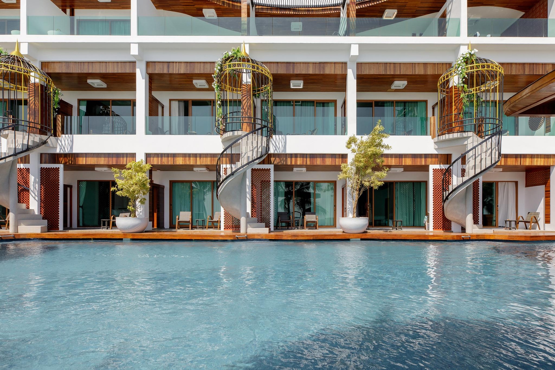 โฮเทล วิลล่า อ่าวขนอม บีชฟรอนท์ (Hotel Villa Aokhanom Beachfront)0