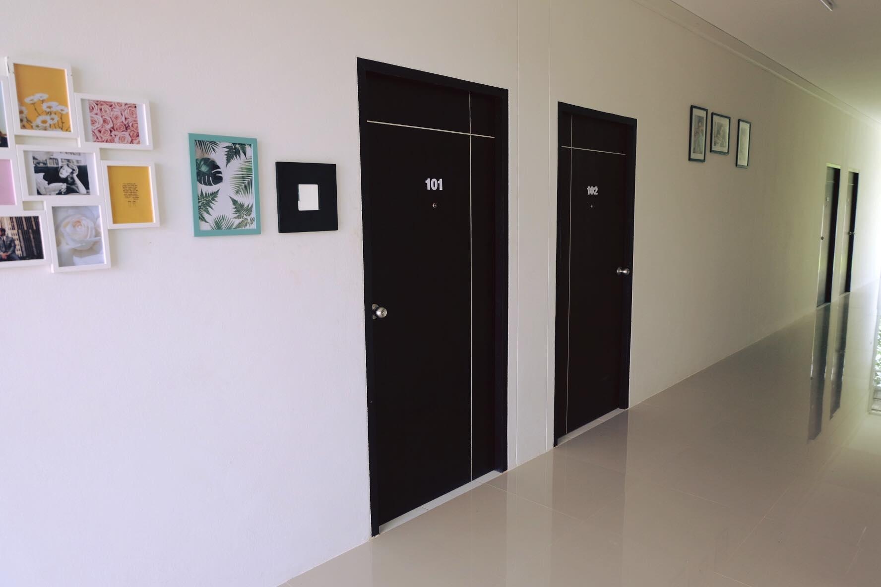 M2 Apartment by Khun Mai Baan Suan0
