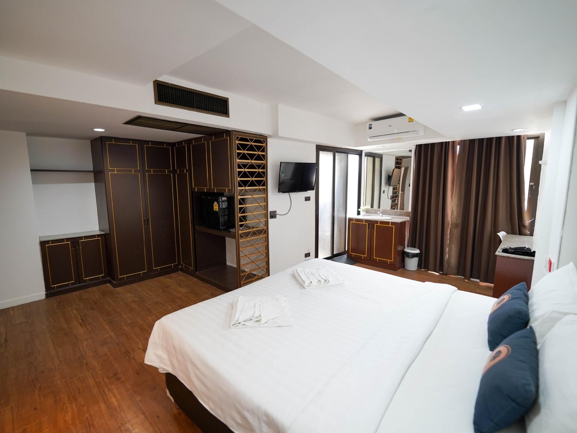 รูมเควส ลาดพร้าว ซอย 1 (RoomQuest Ladprao Soi 1)2